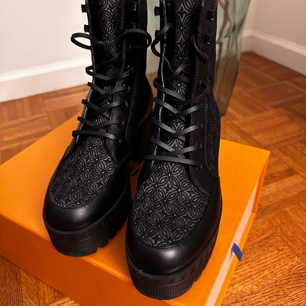 Louise Vuitton Laureate Platform Desert Boot - Picture 7 of 10